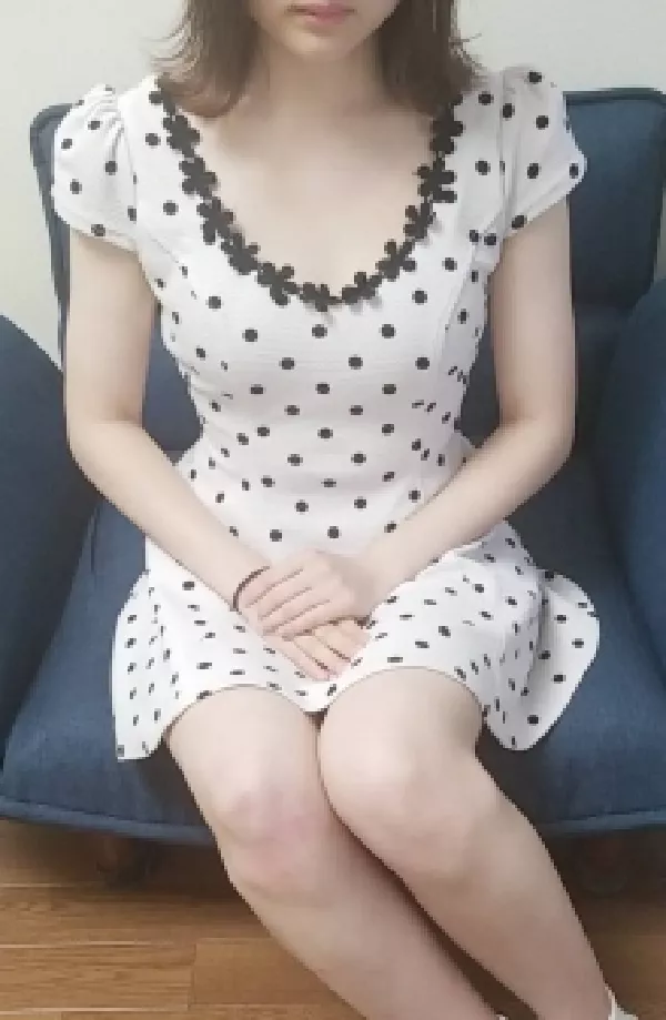 東雲 まりん(19)