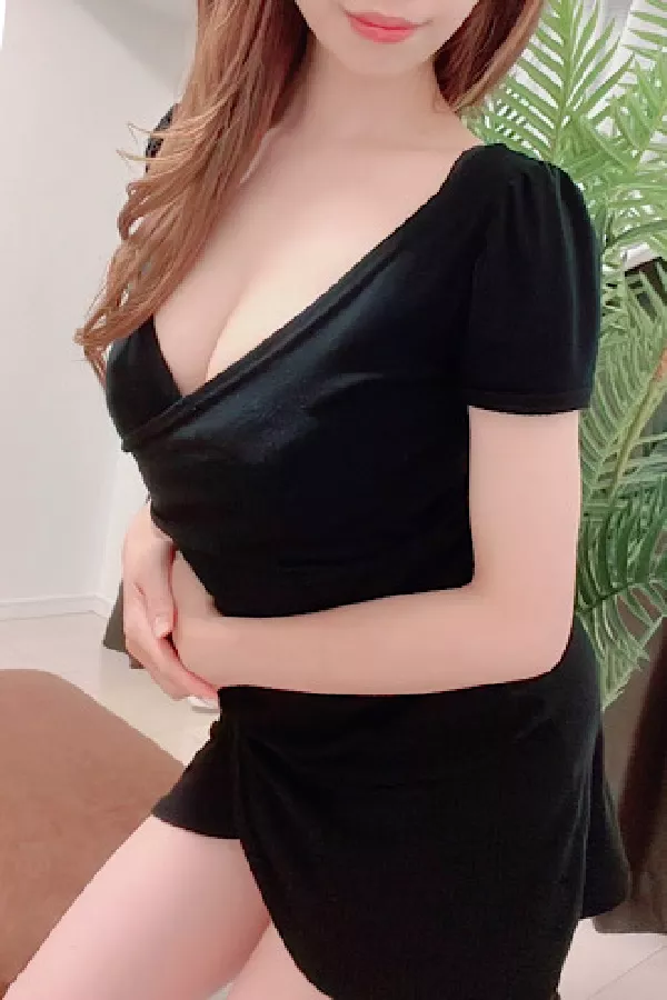 渡辺メイ(27)