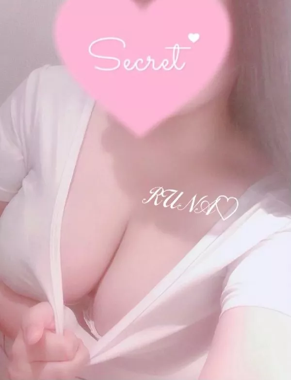 霜月　るな（しもつき　るな）(28)